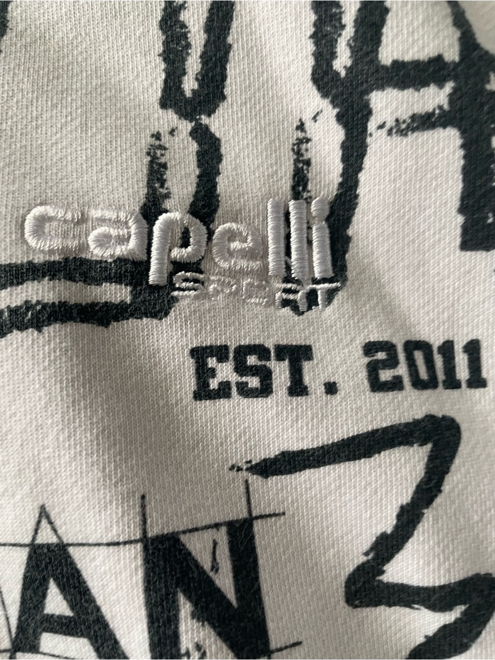 Capelli of New York Black and White Graphic Pullover - Picture 3 of 6